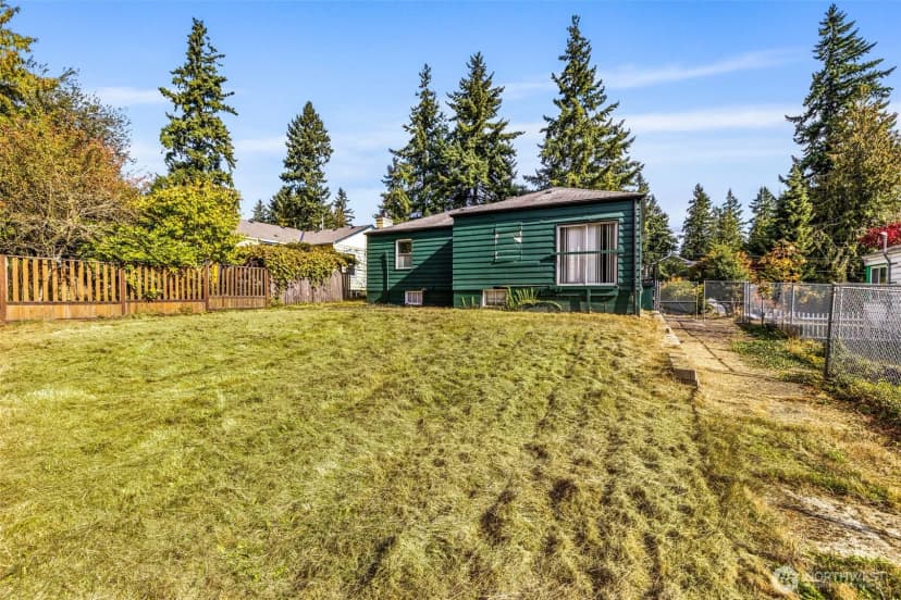 Property photo for 10713 15th Ave Ne, Seattle photo 20