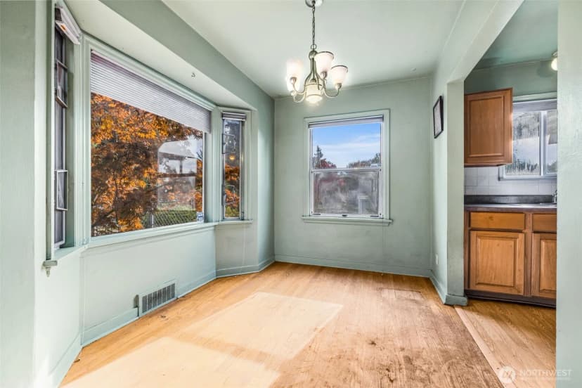 Property photo for 10713 15th Ave Ne, Seattle photo 9