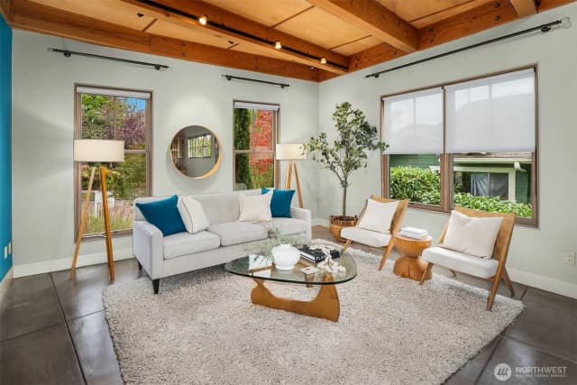 Property photo for 4029 Ashworth Avenue N, Seattle photo 4