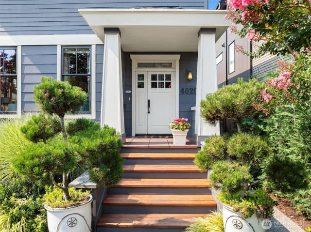 Property photo for 4029 Ashworth Avenue N, Seattle photo 2