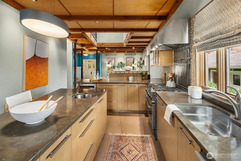 Property photo for 4029 Ashworth Avenue N, Seattle photo 12