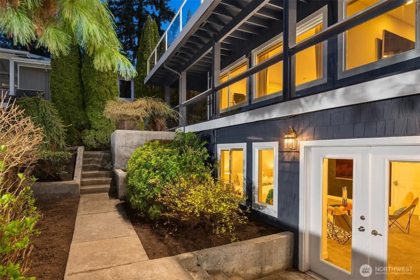 Property photo for 2452 W Lake Sammamish Parkway Ne, Redmond photo 26