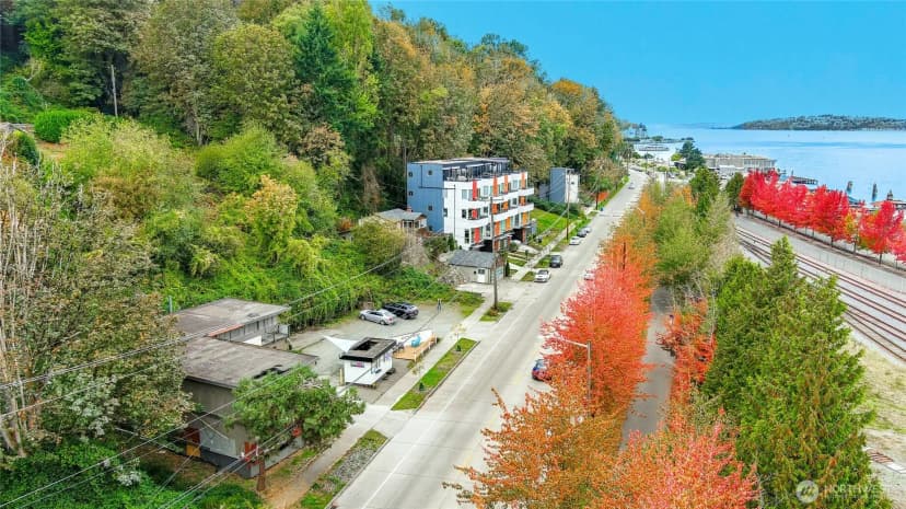 Property photo for 2255 Harbor Ave Sw, Seattle photo 10