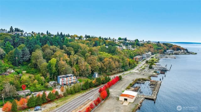 Property photo for 2255 Harbor Ave Sw, Seattle