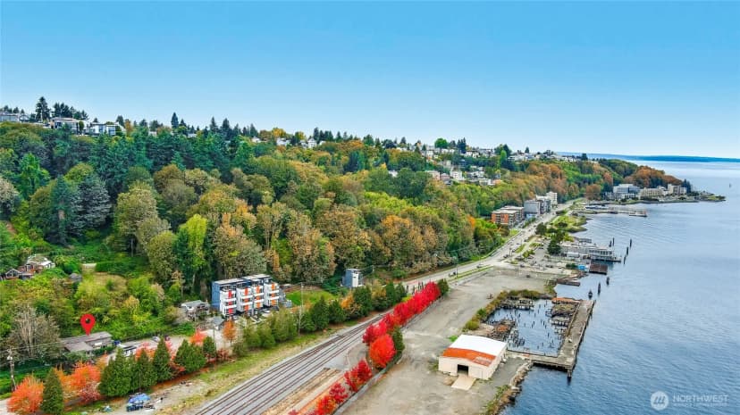 Property photo for 2255 Harbor Ave Sw, Seattle