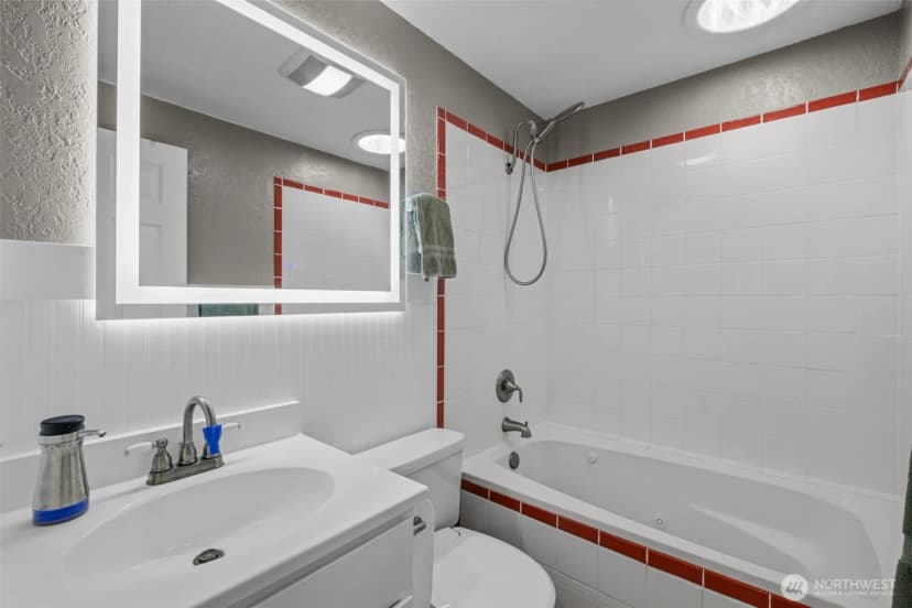 Property photo for 11303 126th Avenue Ne, Kirkland photo 18