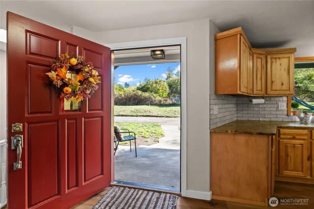 Property photo for 1305 336th Street S, Roy photo 3