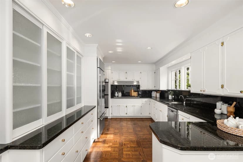 Property photo for 5525 Ne Penrith Road, Seattle photo 12