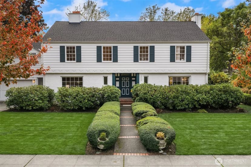Property photo for 5525 Ne Penrith Road, Seattle
