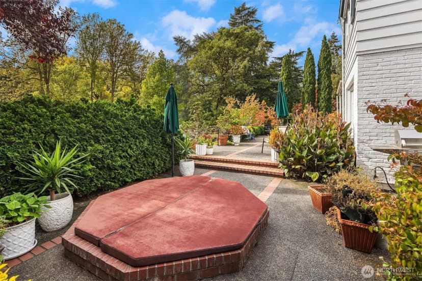 Property photo for 5525 Ne Penrith Road, Seattle photo 31