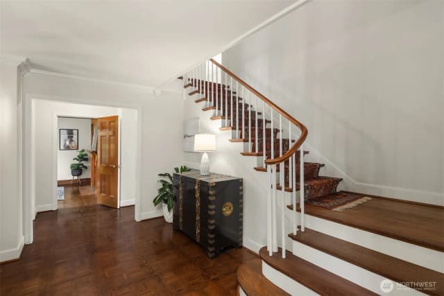 Property photo for 5525 Ne Penrith Road, Seattle photo 5