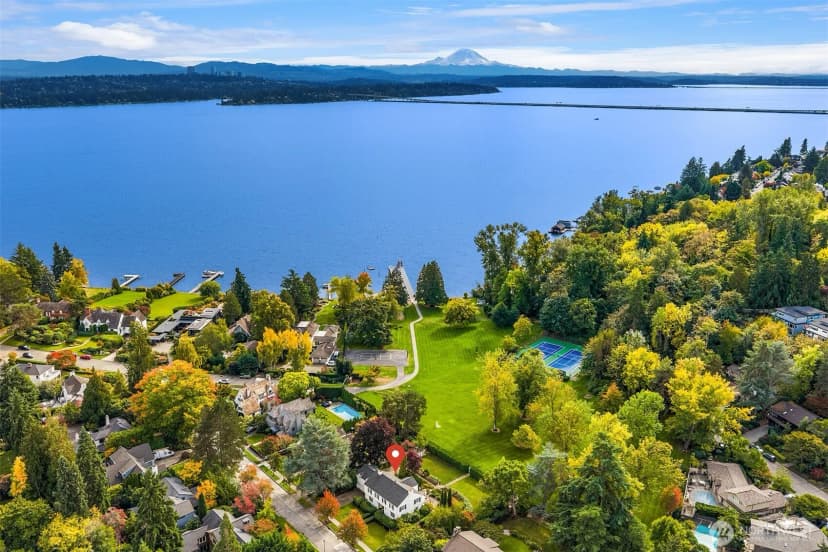 Property photo for 5525 Ne Penrith Road, Seattle photo 35
