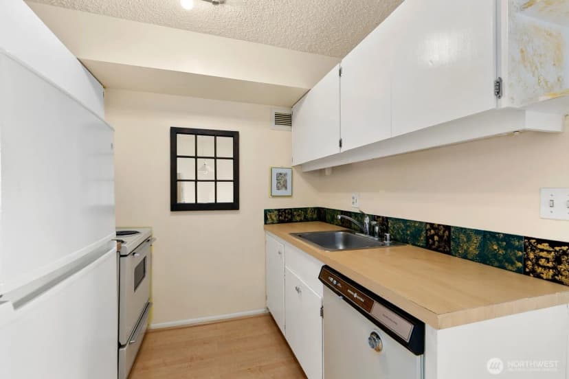 Property photo for 1200 Boylston Avenue #602, Seattle photo 15