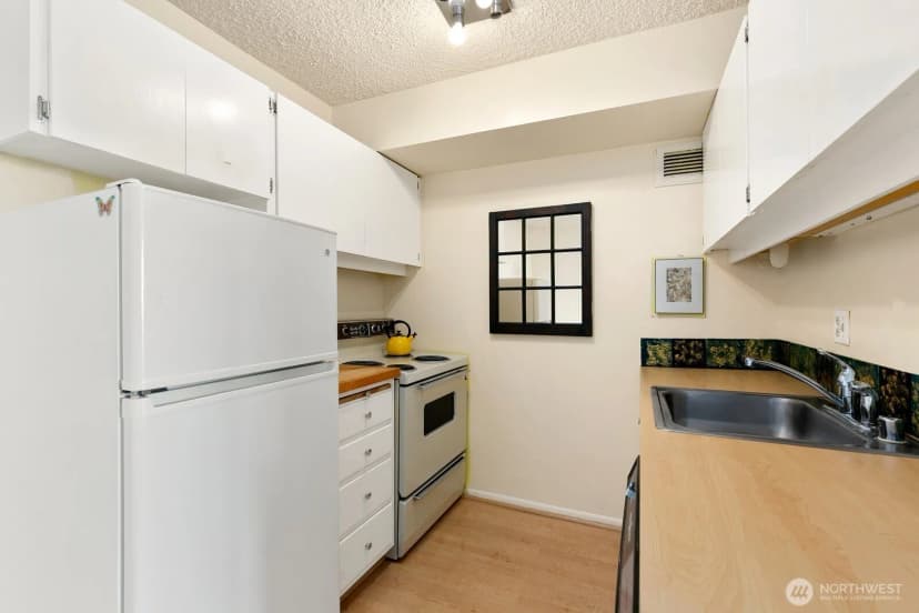 Property photo for 1200 Boylston Avenue #602, Seattle photo 14