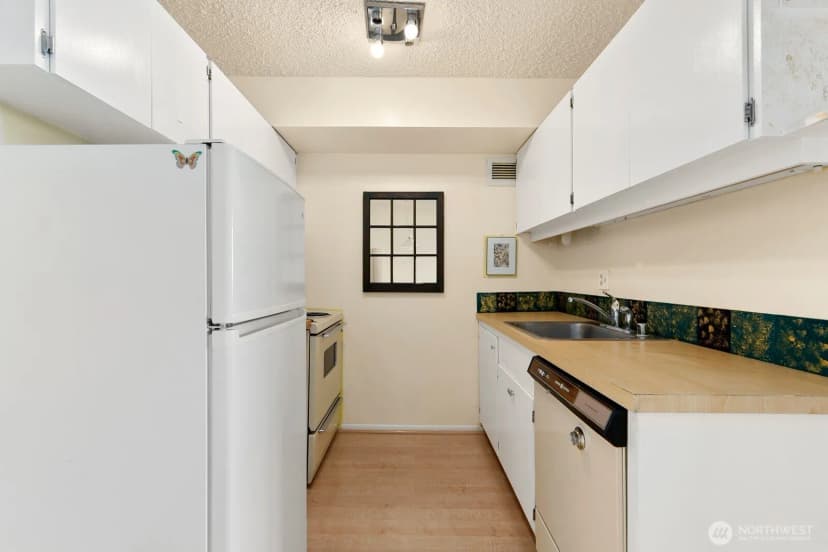 Property photo for 1200 Boylston Avenue #602, Seattle photo 13