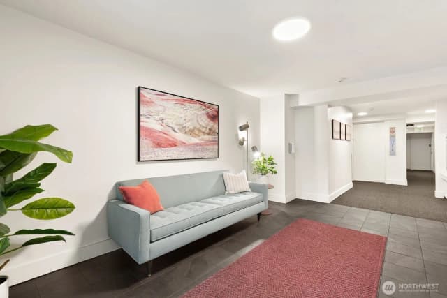 Property photo for 1200 Boylston Avenue #602, Seattle photo 4