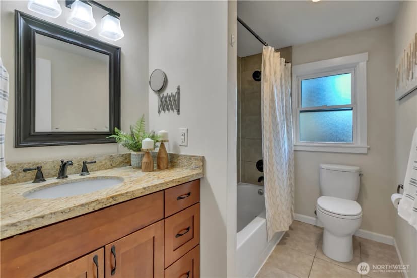 Property photo for 13203 10th Avenue S, Burien photo 20