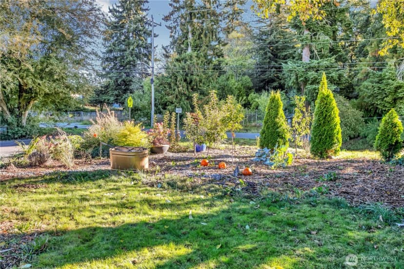 Property photo for 13203 10th Avenue S, Burien photo 35
