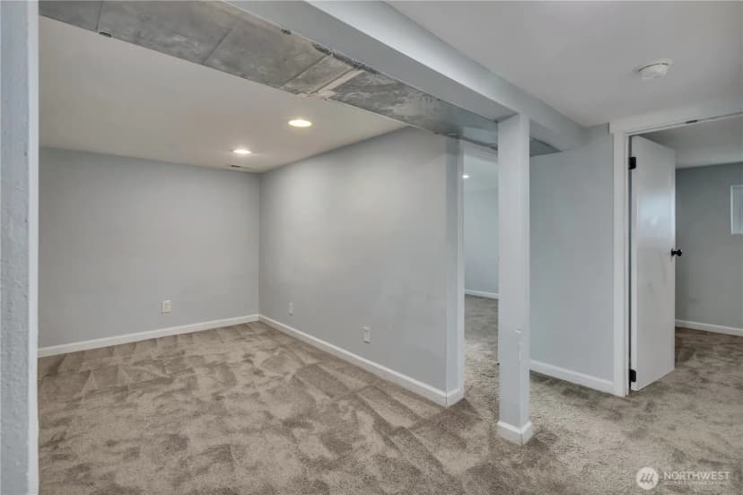 Property photo for 13203 10th Avenue S, Burien photo 25