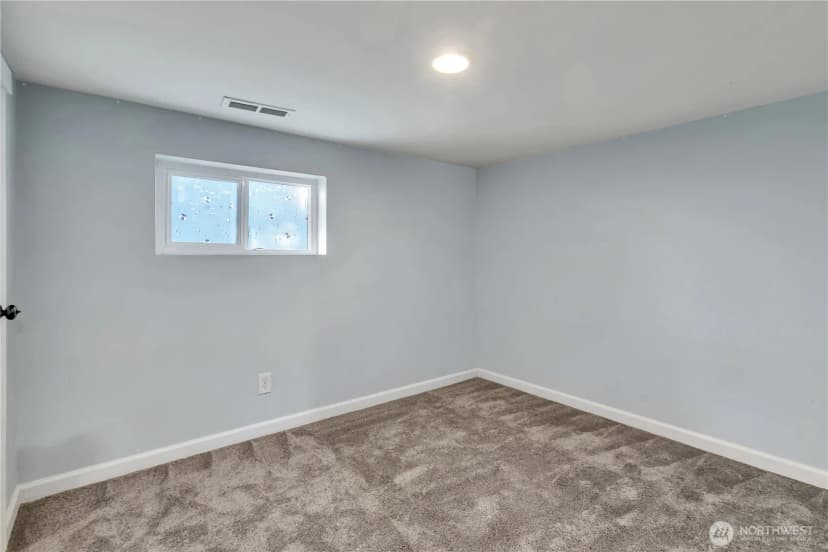 Property photo for 13203 10th Avenue S, Burien photo 31