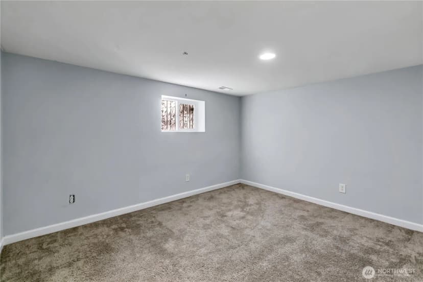 Property photo for 13203 10th Avenue S, Burien photo 29