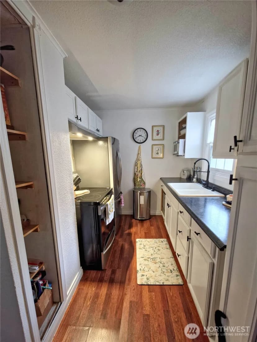 Property photo for 212 Douglas Street, Longview photo 12