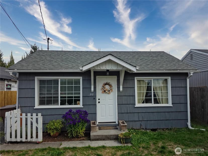 Property photo for 212 Douglas Street, Longview