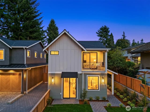 Property photo for 2010 9th Street W, Kirkland