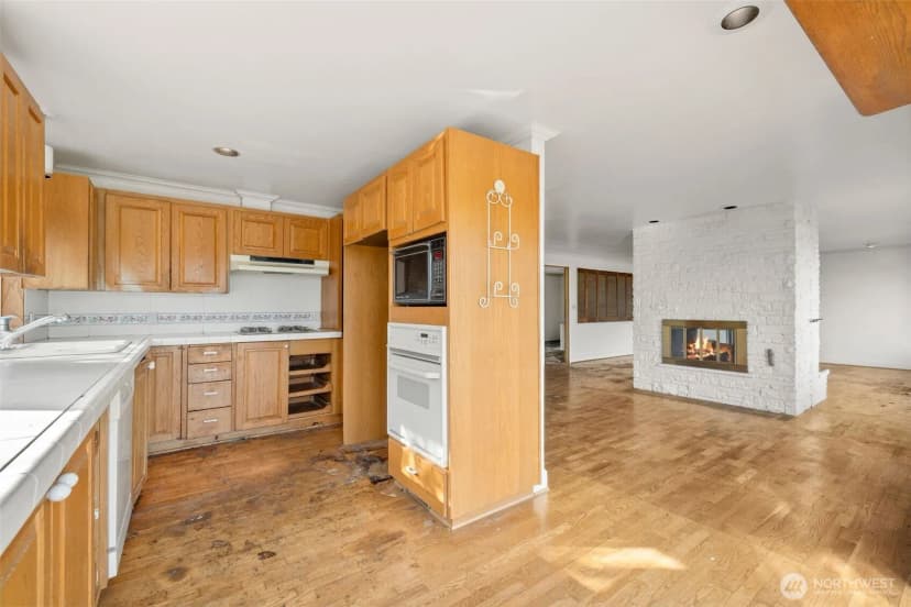 Property photo for 2803 171st Avenue Se, Bellevue photo 17