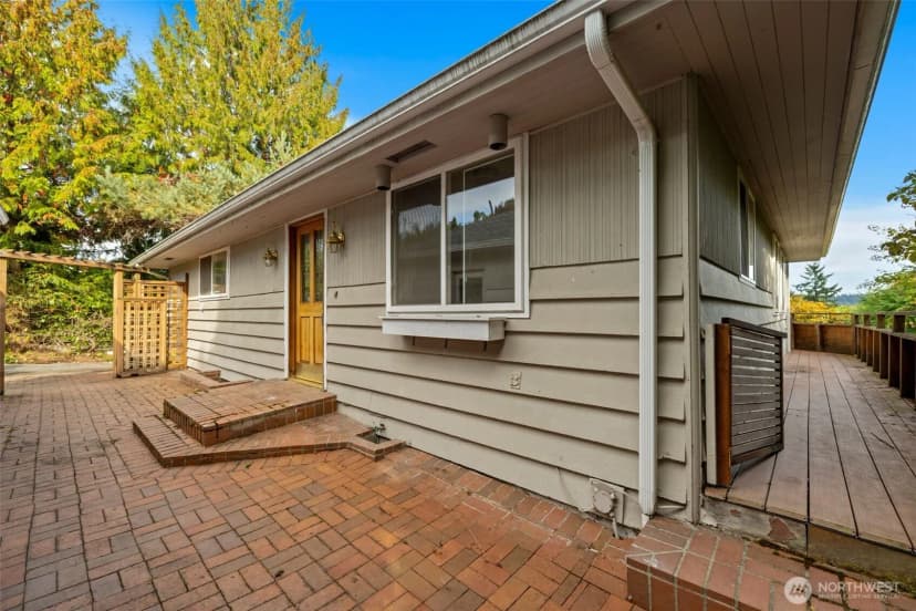 Property photo for 2803 171st Avenue Se, Bellevue photo 7