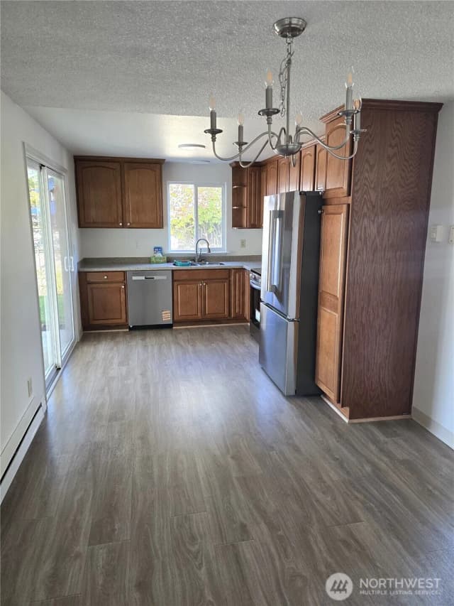 Property photo for 240 170th St E, Spanaway photo 4