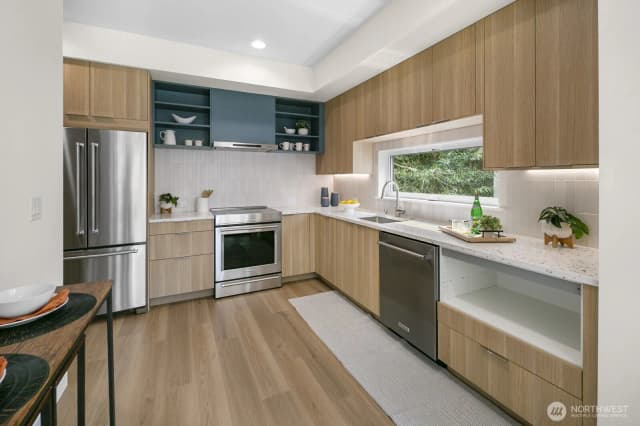 Property photo for 318 A Bellevue Avenue E, Seattle photo 5