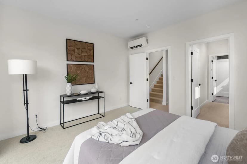 Property photo for 318 A Bellevue Avenue E, Seattle photo 17