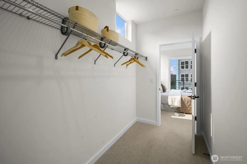 Property photo for 318 A Bellevue Avenue E, Seattle photo 18