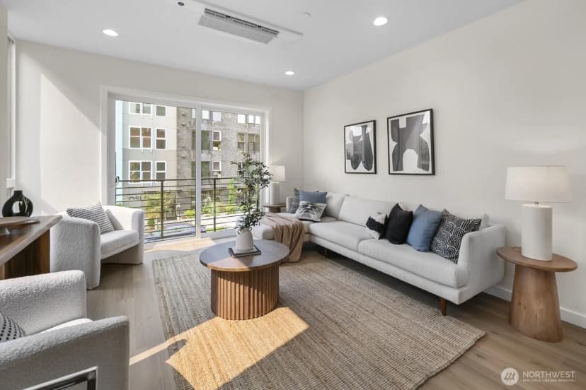 Property photo for 318 A Bellevue Avenue E, Seattle photo 4