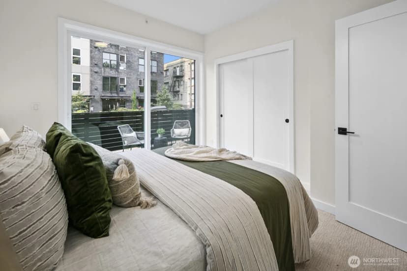 Property photo for 318 A Bellevue Avenue E, Seattle photo 25