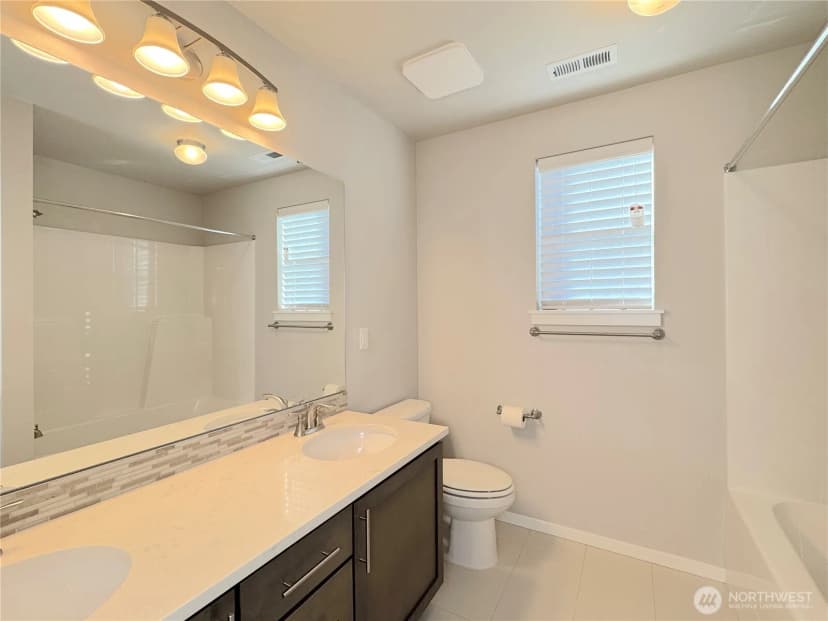 Property photo for 3320 Ne 8th Place, Renton photo 33