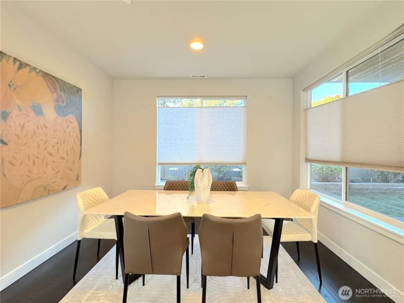 Property photo for 3320 Ne 8th Place, Renton photo 16