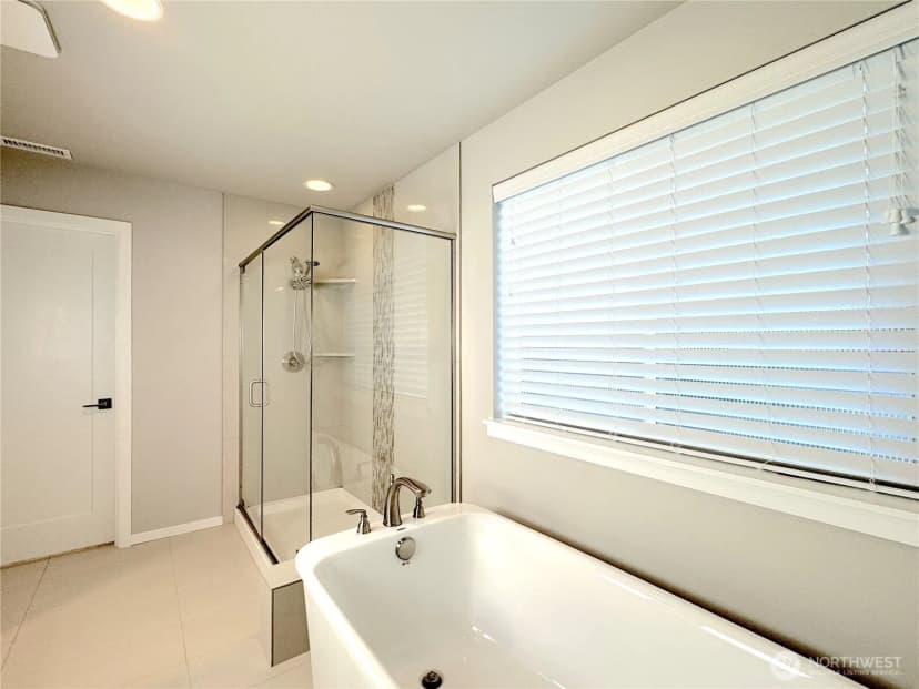 Property photo for 3320 Ne 8th Place, Renton photo 29