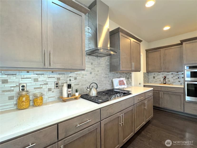Property photo for 3320 Ne 8th Place, Renton photo 12