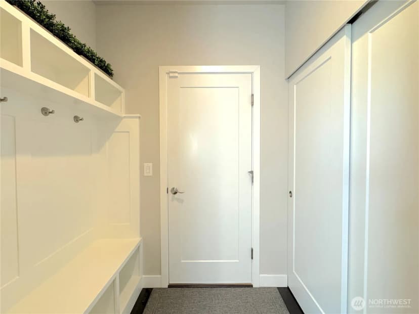 Property photo for 3320 Ne 8th Place, Renton photo 21