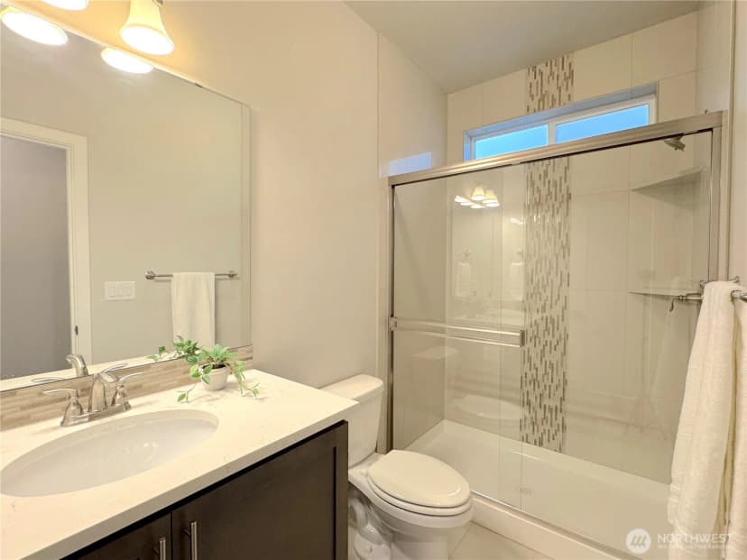 Property photo for 3320 Ne 8th Place, Renton photo 18