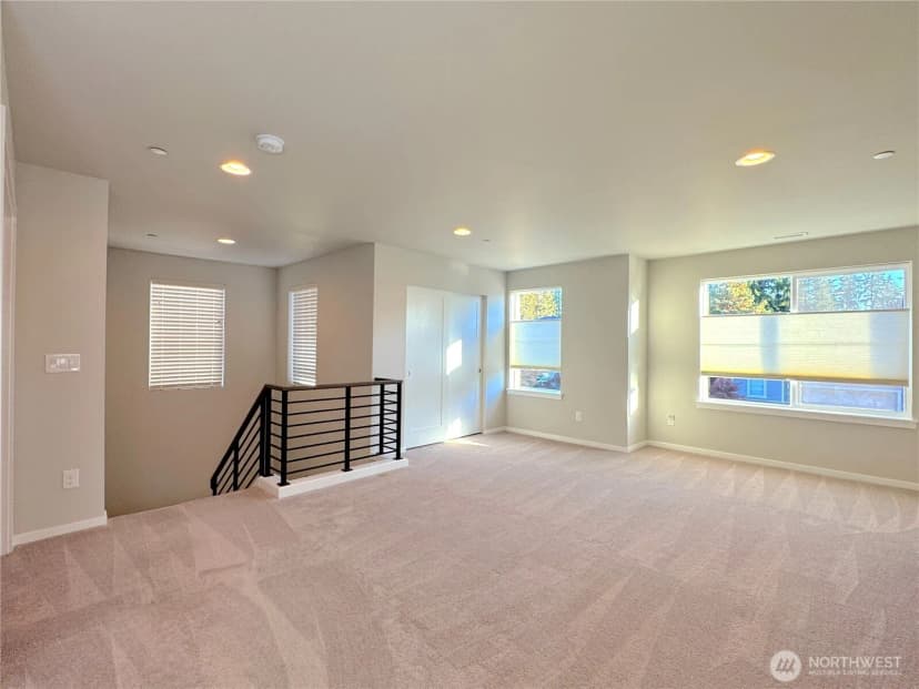 Property photo for 3320 Ne 8th Place, Renton photo 23