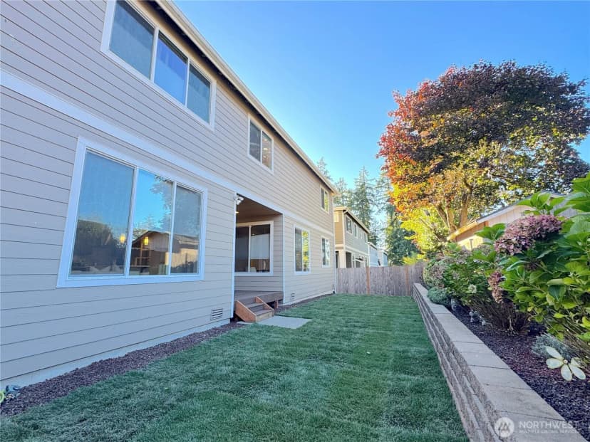 Property photo for 3320 Ne 8th Place, Renton photo 37