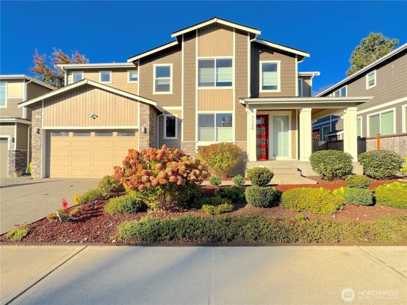 Property photo for 3320 Ne 8th Place, Renton photo 2