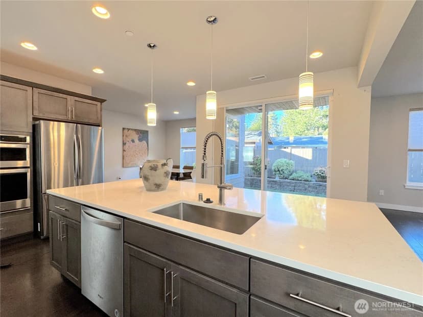 Property photo for 3320 Ne 8th Place, Renton photo 14