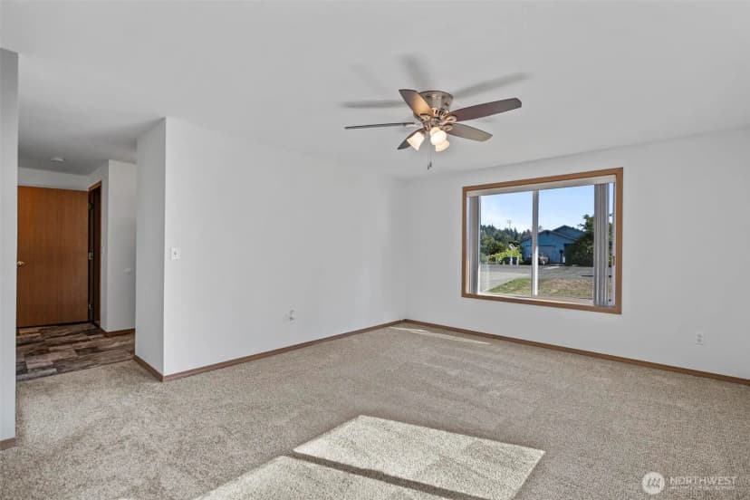 Property photo for 505 N 11th Street, Elma photo 8