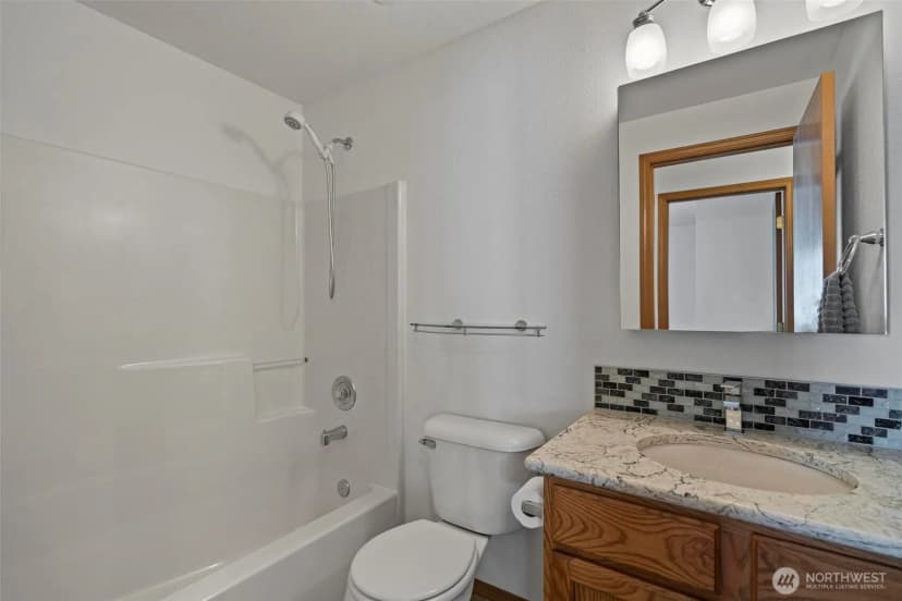 Property photo for 505 N 11th Street, Elma photo 24