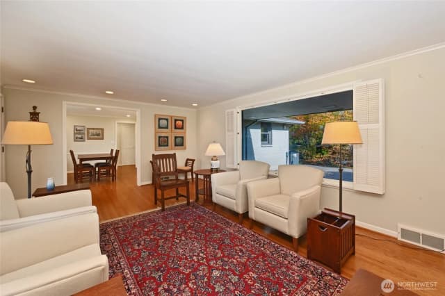 Property photo for 2610 42nd Avenue W, Seattle photo 5