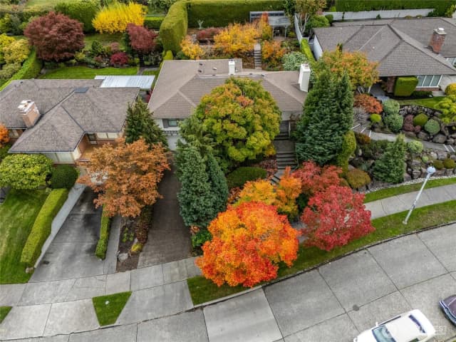 Property photo for 2610 42nd Avenue W, Seattle photo 2